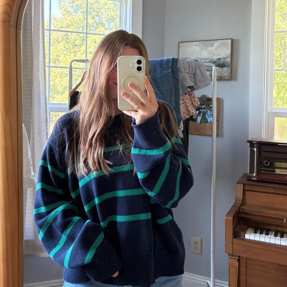Gap Women's Navy and Blue Jumper